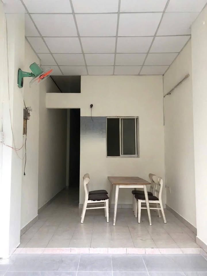 Nhà cho thuê hẻm 1/ đường Cách Mạng Tháng 8, quận 10 - Giá 9 triệu/tháng, sẵn sàng vào ở!