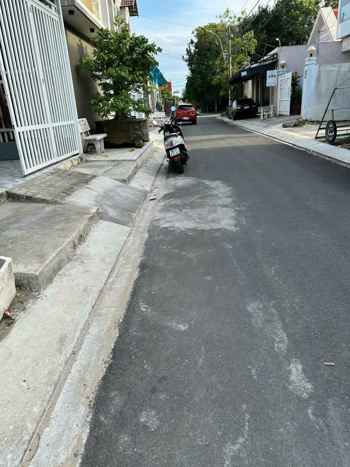 Nhà cho thuê mặt tiền Văn Cao, phường Vĩnh Lạc, 100m² - Giá chỉ 6 triệu/tháng!