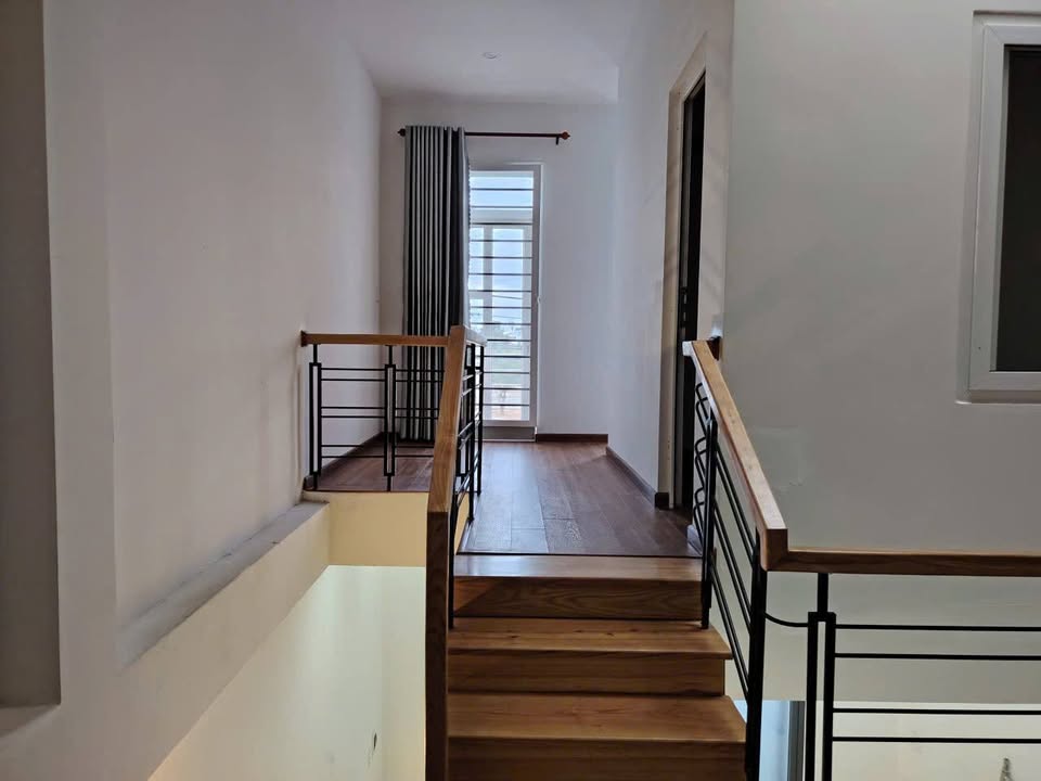 Nhà 2 tầng Đô Đốc Tuyết – 96m² giá 5.75 tỷ - View công viên thoáng mát!