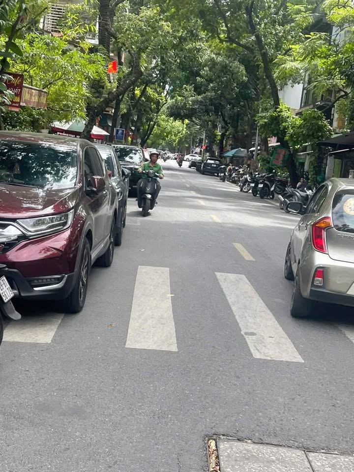 Mặt tiền phố Tây Sơn Đống Đa 53m² giá 22 tỷ - Kinh doanh đỉnh cao!