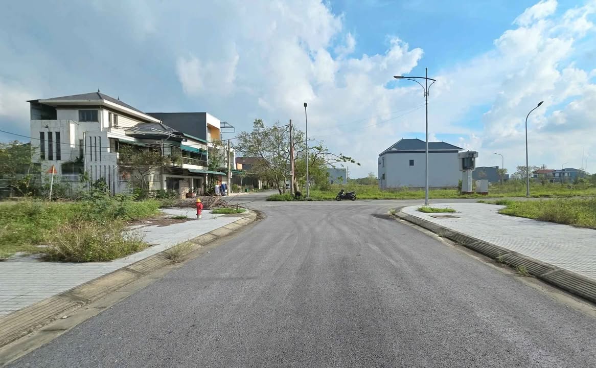 Đất nền Tây Tân Học, Thạch Hạ 150m² chỉ 3 tỷ - Đường rộng, tiện ích đầy đủ!