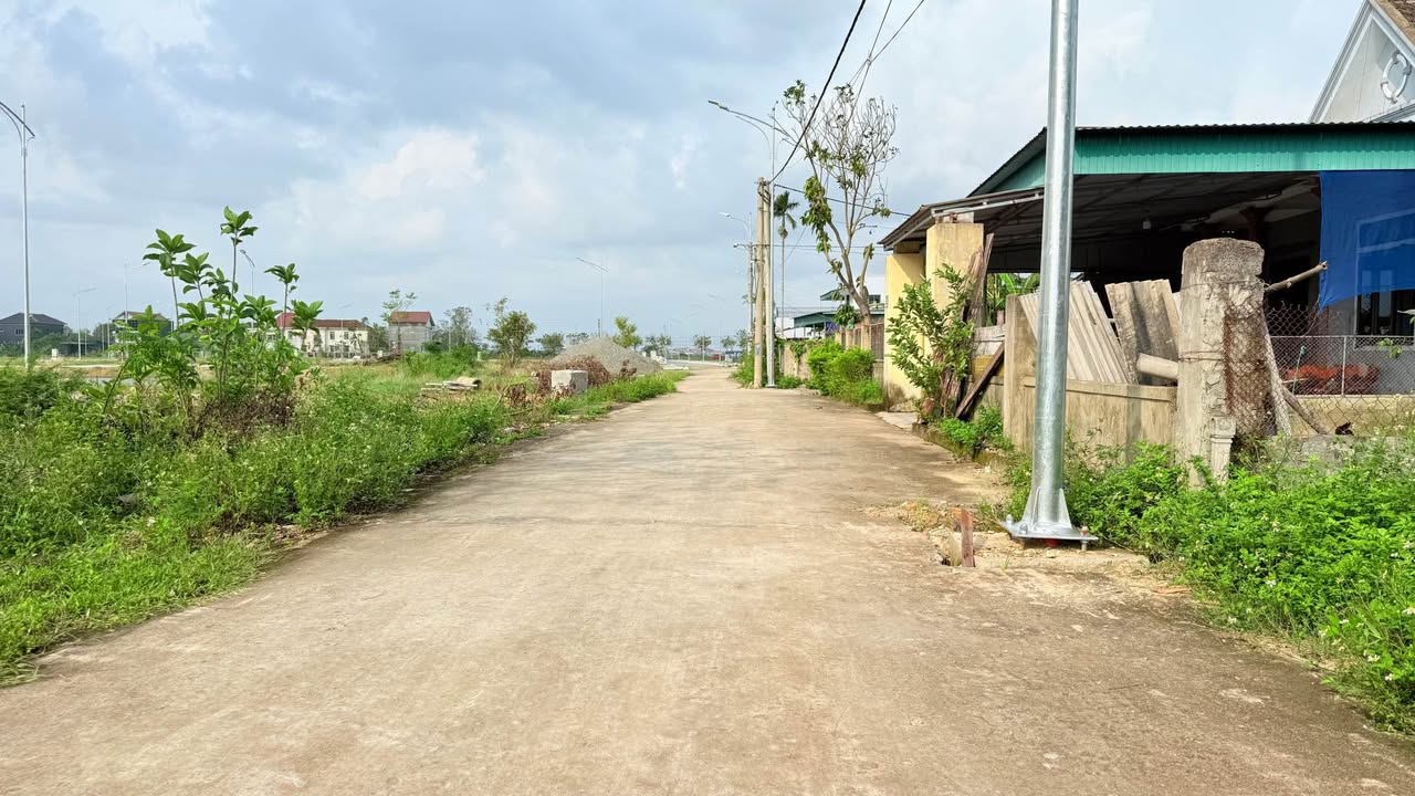 Đất nền Liên Thanh - Thạch Hạ 144m² giá 2.4 tỷ - Đường rộng thoáng đãng!