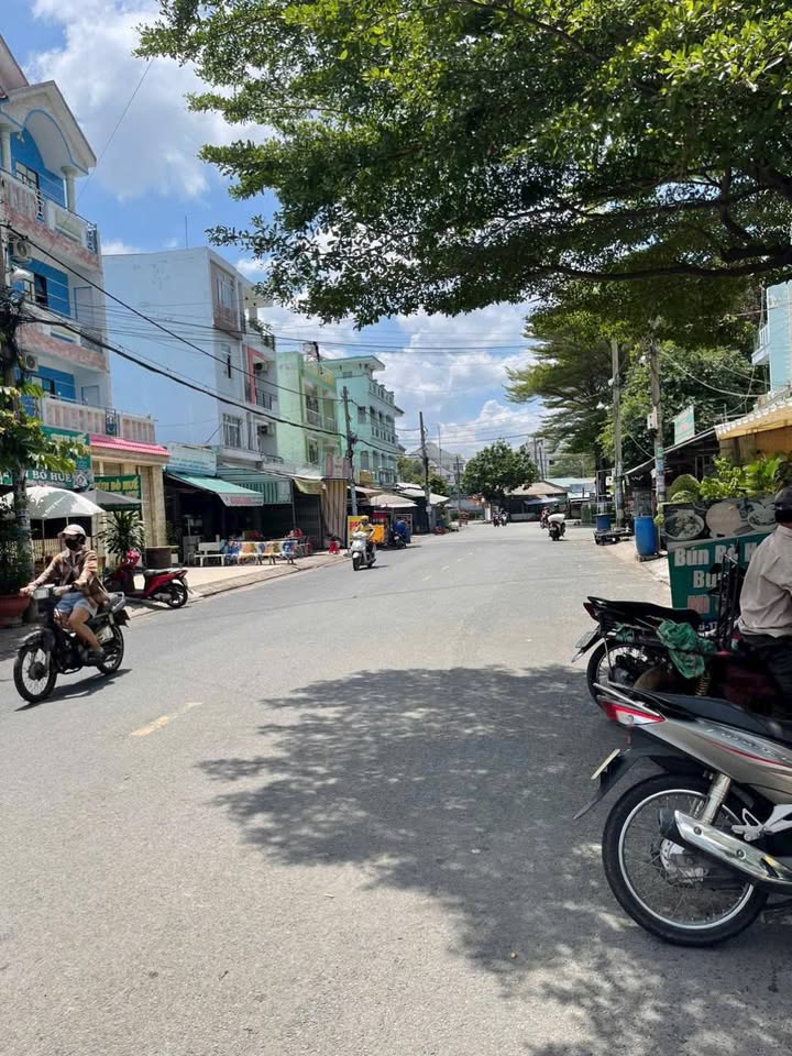 Bán nhà mặt tiền KDC Bắc Lương Bèo, Tân Tạo A, Bình Tân - Giá 9.7 tỷ, đầu tư sinh lời!