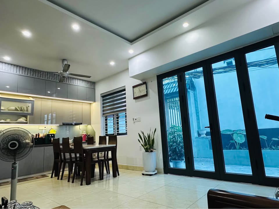 Nhà đẹp đường Thiên Lôi - Lê Chân 46m² giá 3.85 tỷ - Thiết kế độc lập, lô góc thoáng mát!