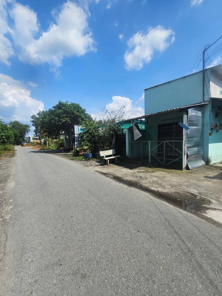 Dãy trọ mặt tiền nhựa Phú Hòa Đông, Củ Chi 210m² giá 2.55 tỷ - Kinh doanh sinh lời ngay!