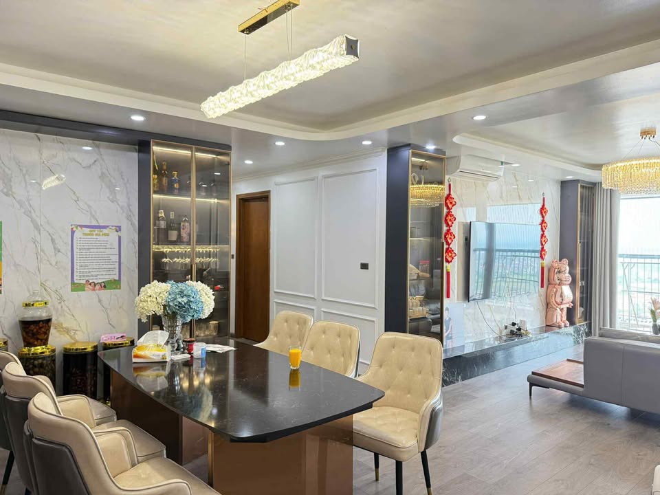 Căn hộ Victoria Văn Phú Hà Đông 135m² giá 9 tỷ - Full nội thất cao cấp!