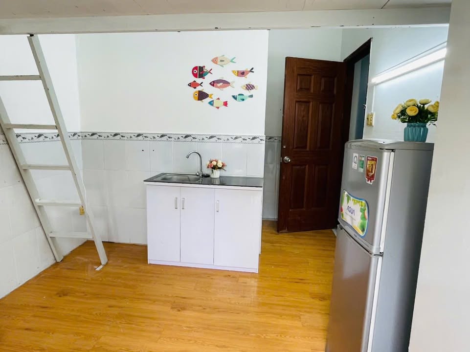 Căn hộ cho thuê 166 Hồ Bá Kiện, Quận 10 - Gác cao, Full nội thất, Giá thỏa thuận!