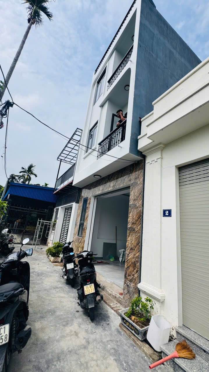 Nhà 3 Tầng Hồng Thái, An Dương 64,3m² giá 2,55 tỷ - Ô tô đỗ cửa, sân rộng rãi!