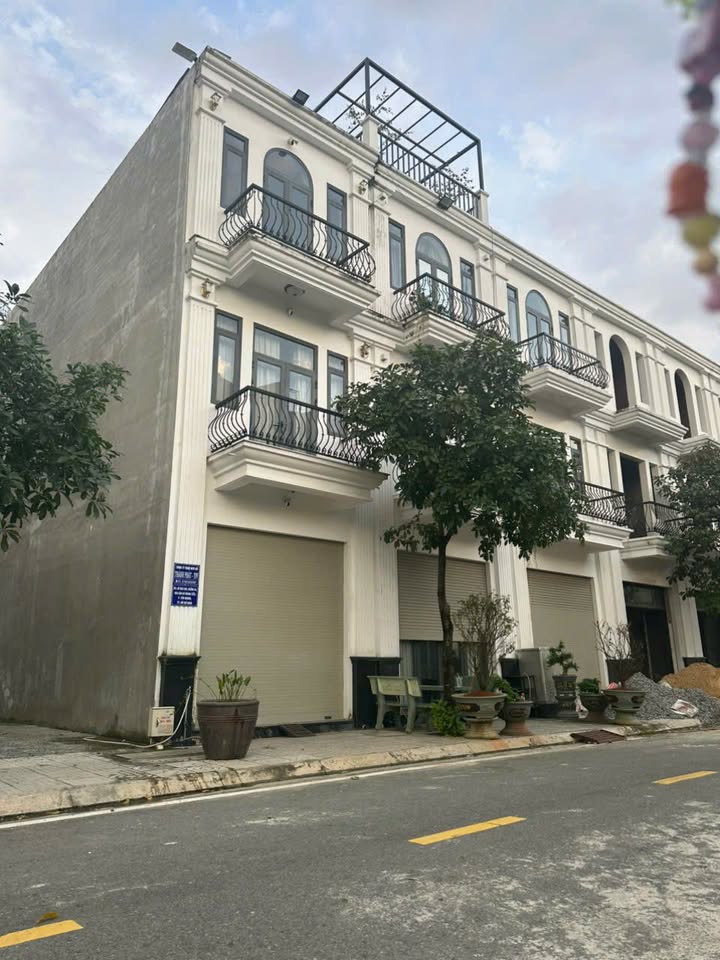 Nhà đẹp Khu đô thị Hoàng Gia Tân Khánh 80m² giá chỉ 4.5 tỷ - Sổ hồng chính chủ!