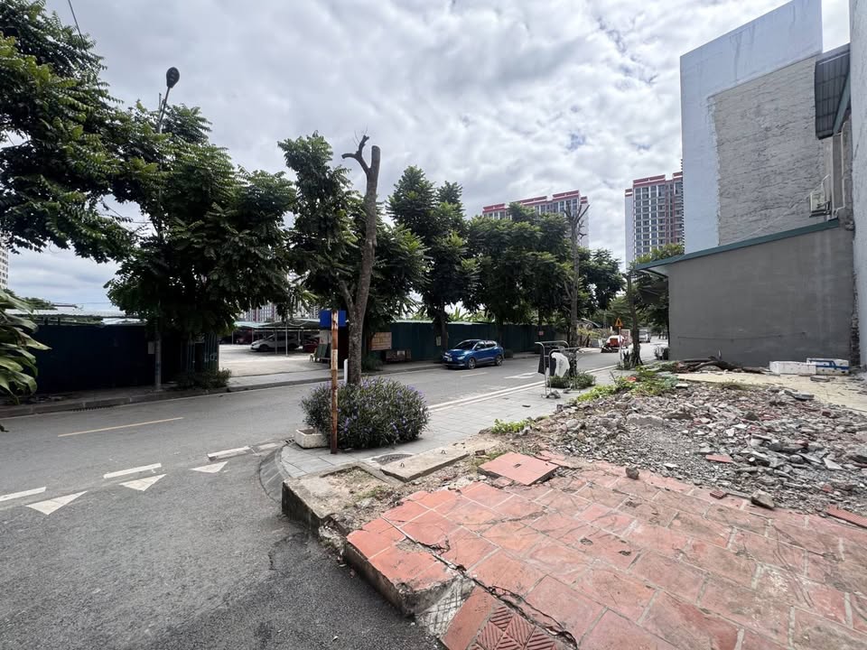 Đất phân lô Ngọc Thụy Long Biên 65m² giá 9 tỷ - Sổ đỏ chính chủ, ô tô vào tận nơi!