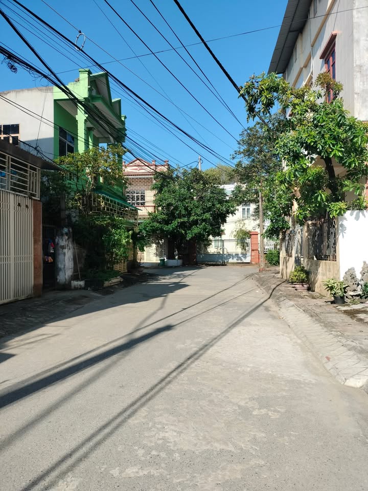 Nhà 2 tầng Lê Văn Hưu, Sầm Sơn 80m² giá 2 tỷ - Gần biển chỉ 300m!