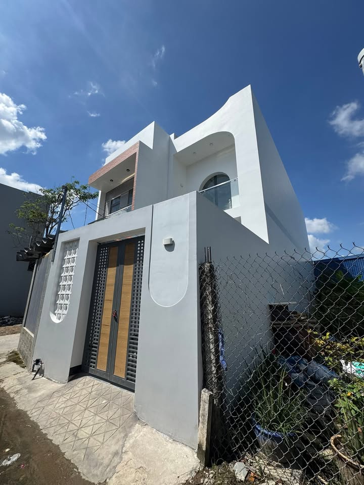 Nhà 1 trệt 1 lầu phường 6 Mỹ Tho 111.6m² giá 1.79 tỷ - Gần BigC và chợ đêm!