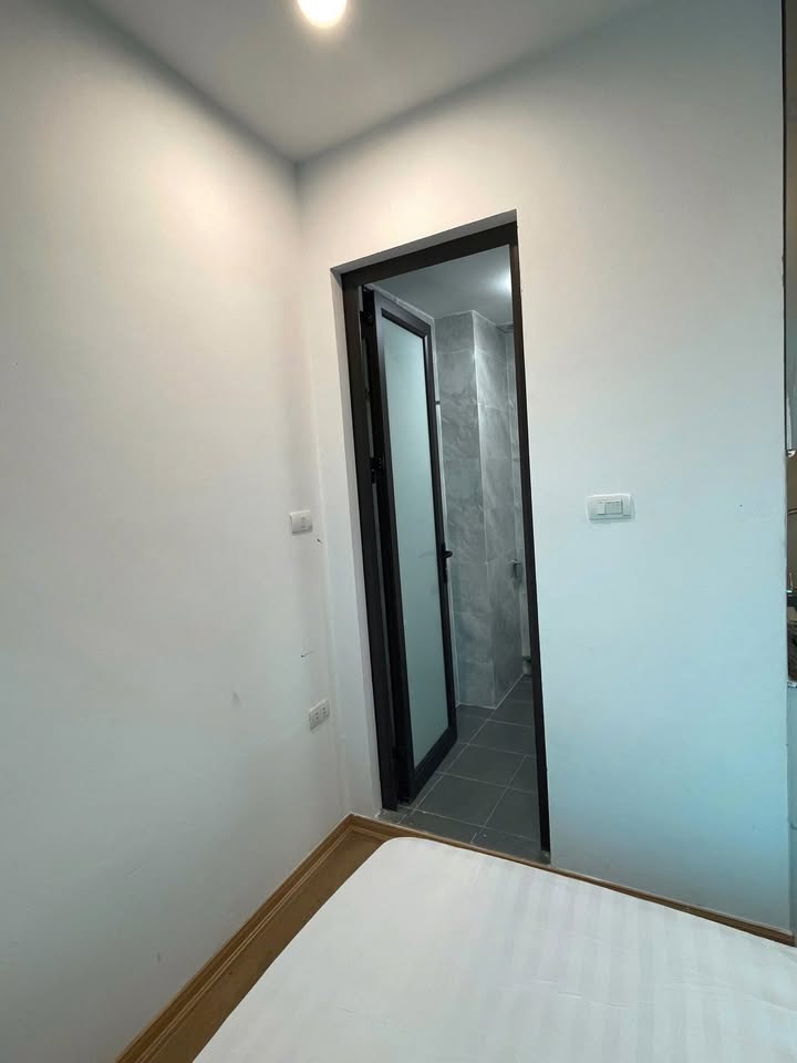 Nhà nhỏ cho thuê ngõ 16 Thái Hà, quận Đống Đa - Full nội thất, ban công thoáng mát!