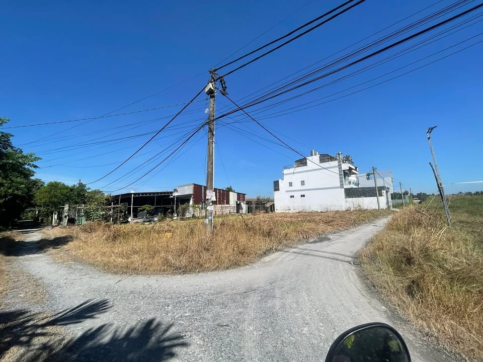 Đất nền Củ Chi 350m² giá 5 tỷ - Lô góc 2 mặt tiền, thổ cư 257m²!