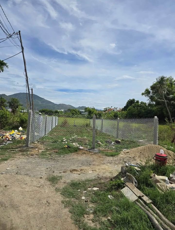 Đất nền Vĩnh Thạnh Nha Trang 111m² giá 2.55 tỷ - Vị trí đắc địa, thông thoáng!