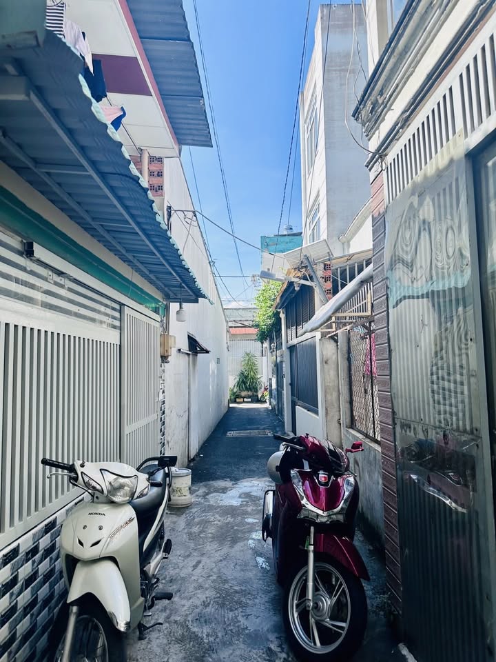 Nhà 3 tầng Gò Vấp 14m² giá 2.35 tỷ - Sổ hồng chính chủ!