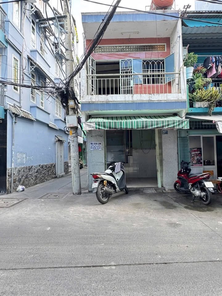 Nhà bán quận 10, Hẻm 8m Cách Mạng Tháng 8, 19m² giá 4.2 tỷ - Góc 2 mặt tiền đẹp!