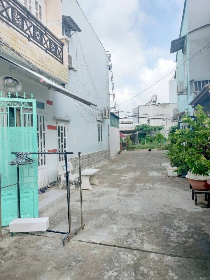 Nhà hẻm ô tô 1465 Lê Văn Lương, Nhà Bè 44m² giá 2.1 tỷ - Sẵn sàng vào ở ngay!