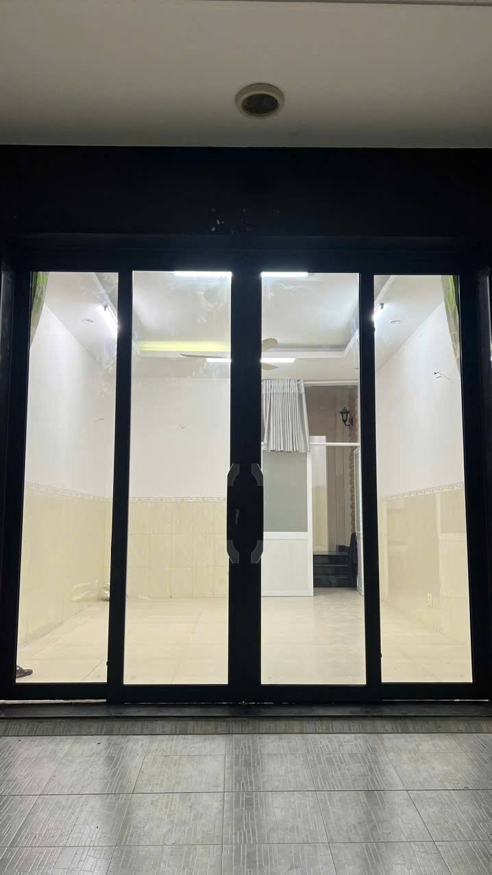 Nhà cho thuê mặt tiền Nơ Trang Long, Quận 6, 64m² giá 18 triệu - Sẵn sàng vào ở ngay!