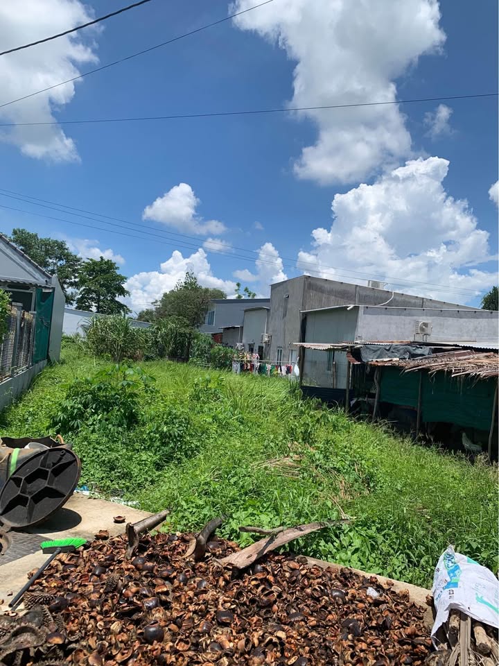 Đất nền Vĩnh Long 200m² giá 3 tỷ - Đường Võ Văn Kiệt thuận tiện giao thông!