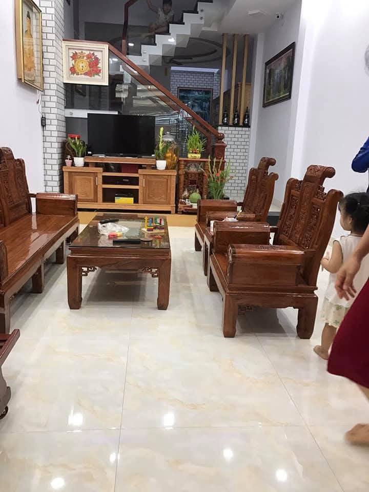 Nhà phố Bình Chánh 180m² giá 940 triệu - Sổ hồng chính chủ, tặng nội thất!