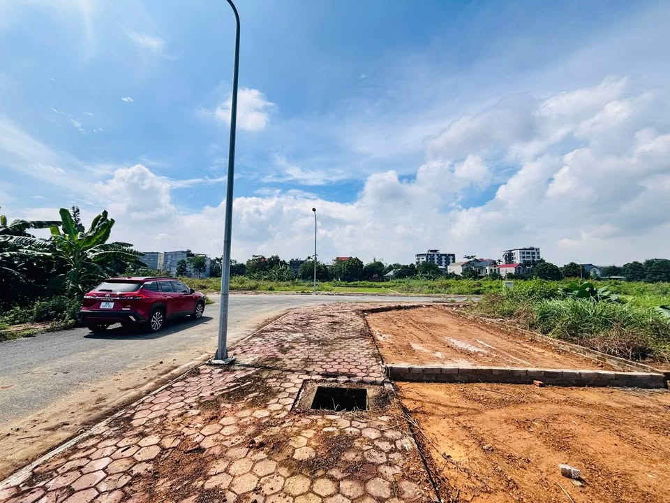 Đất nền 50m² lô góc view công viên Tái định cư Bình Yên - Giá đầu tư hấp dẫn!