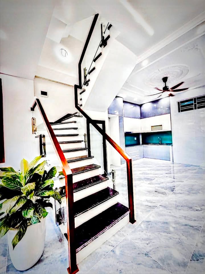 Nhà đẹp Phùng Hưng, Hà Đông 35m² giá 4 tỷ - Thiết kế hiện đại, sổ đỏ chính chủ!