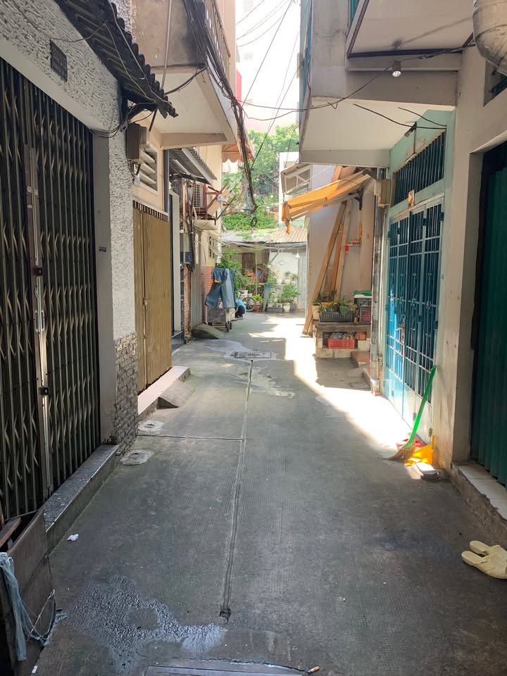 Bán nhà hẻm thông Phạm Ngũ Lão, Quận 1 - 40m² giá 7.8 tỷ - Đầu tư sinh lời ngay giữa trung tâm!