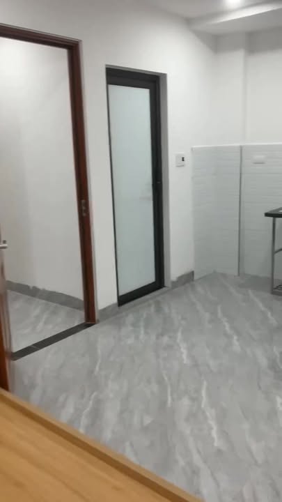 Căn hộ CCMINI ngõ 189 Nguyễn Ngọc Vũ, 4 triệu/tháng - Nhà mới, thoáng mát!