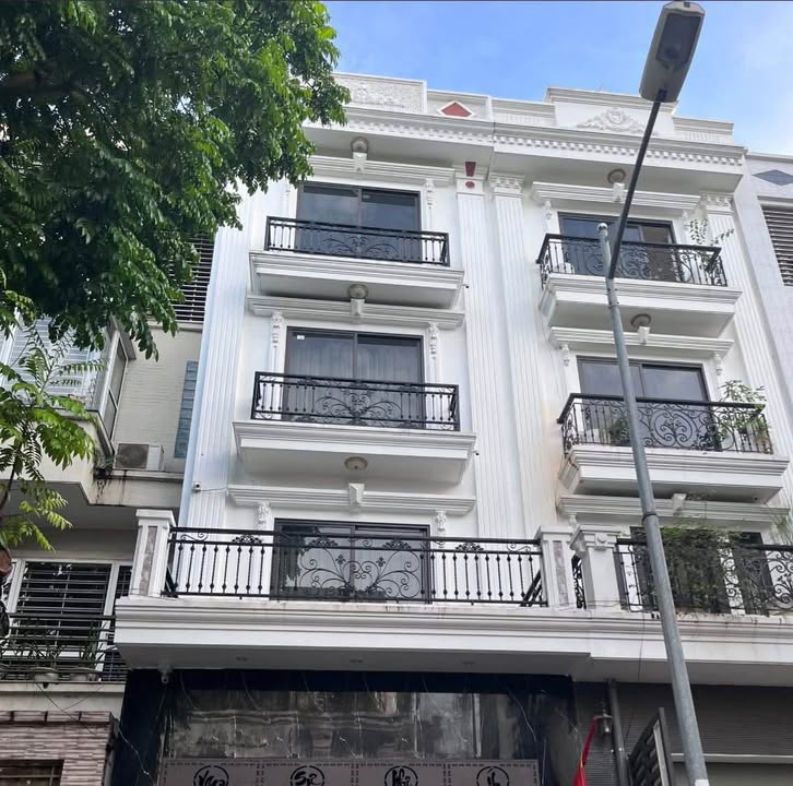 Nhà liền kề Văn Phú 80m² giá 19 tỷ - Kinh doanh sầm uất, ở ngay!