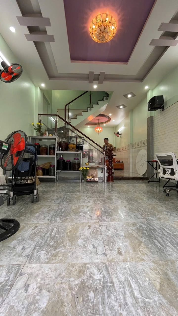 Nhà 1 trệt 1 lầu sân thượng - Ngô Chí Quốc, Bình Chiểu, Thủ Đức 52m² giá 4.2 tỷ - An ninh, dân trí cao!