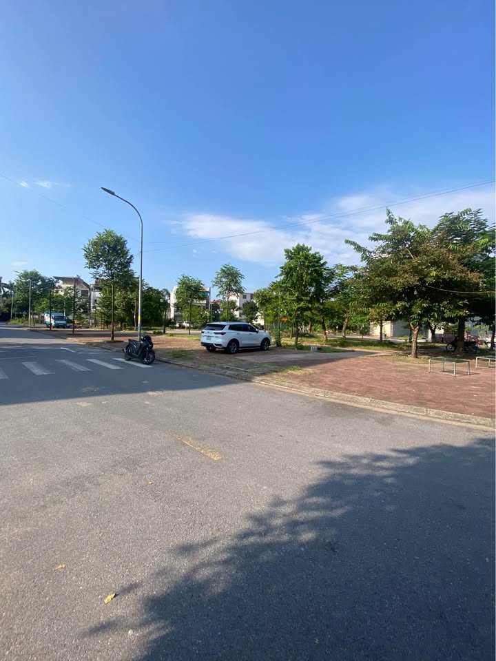 Đất nền góc Thiên Đức - Kinh Bắc 134.5m² giá 9 tỷ - View vườn hoa tuyệt đẹp!