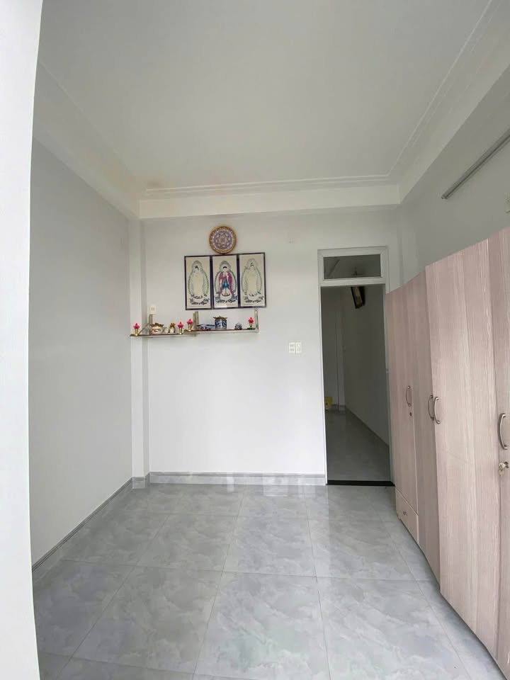 Nhà 3 tầng mặt tiền Ngô Quyền, Quy Nhơn 27m² giá 4.2 tỷ - Cơ hội vàng cho bạn!