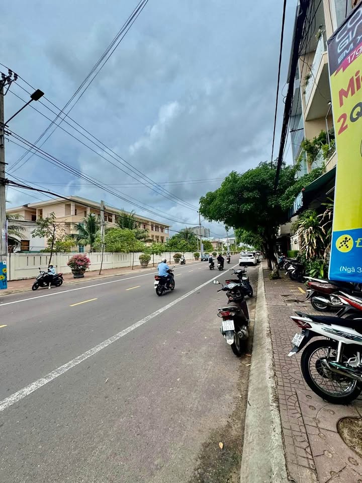 Nhà mặt tiền đường Cần Vương, P. Nguyễn Văn Cừ, 95m² giá 9 tỷ - Cơ hội đầu tư tuyệt vời!