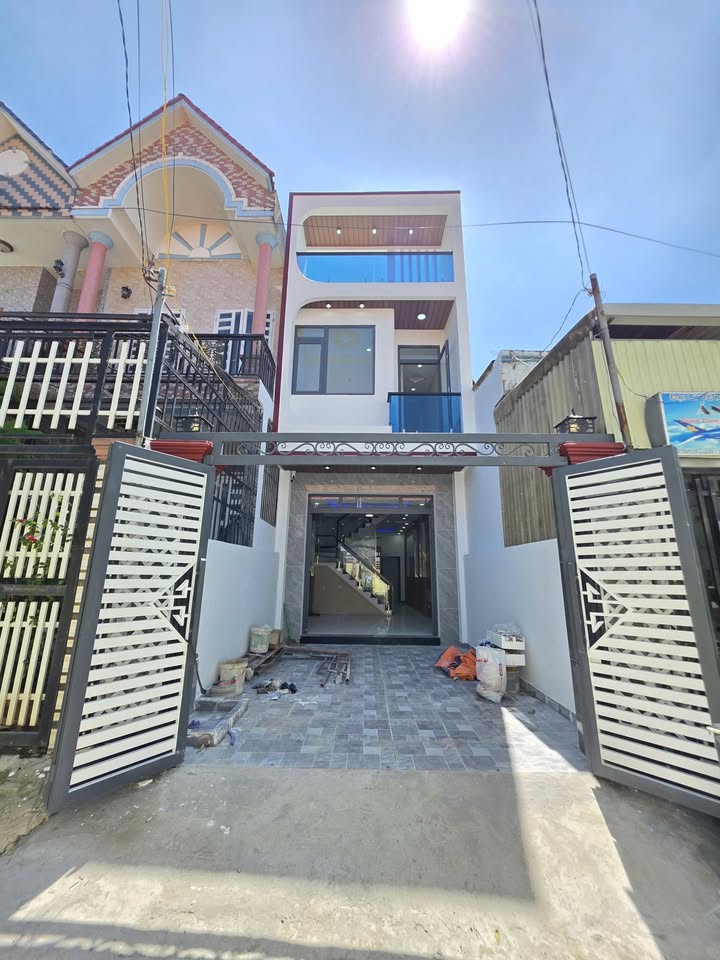 Nhà 1 Trệt 1 Lầu 76,6m² gần Làng Đại Học - Giá chỉ 4,25 tỷ!