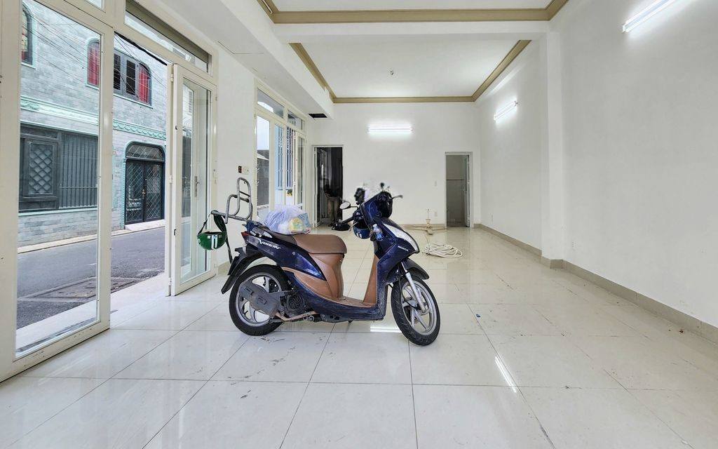 Mặt bằng kinh doanh cho thuê tại Nguyễn Thái Bình, Tân Bình 32m² - Giá chỉ 15.5 triệu/tháng!