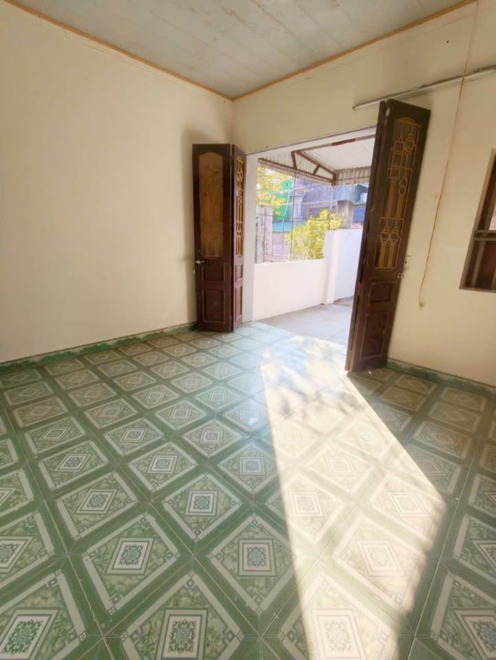 Nhà cấp 4 kiên cố tại Phường Đông, Uông Bí - Giá chỉ 1.1 tỷ VND!