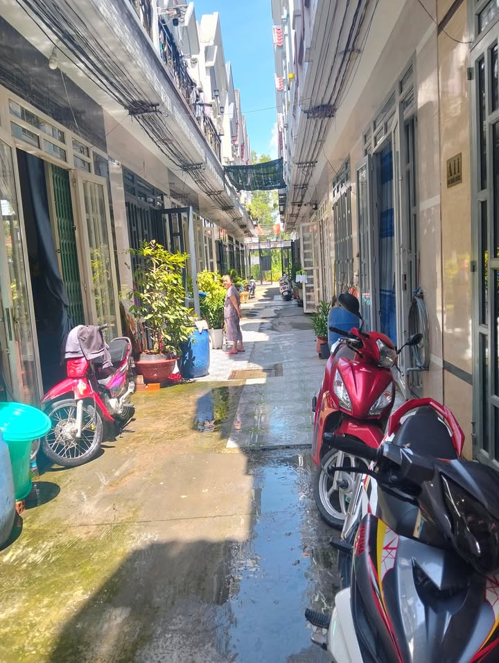 Đất nền xã Mỹ Hạnh Nam 40m² giá 700 triệu - Gần chợ và trường học!