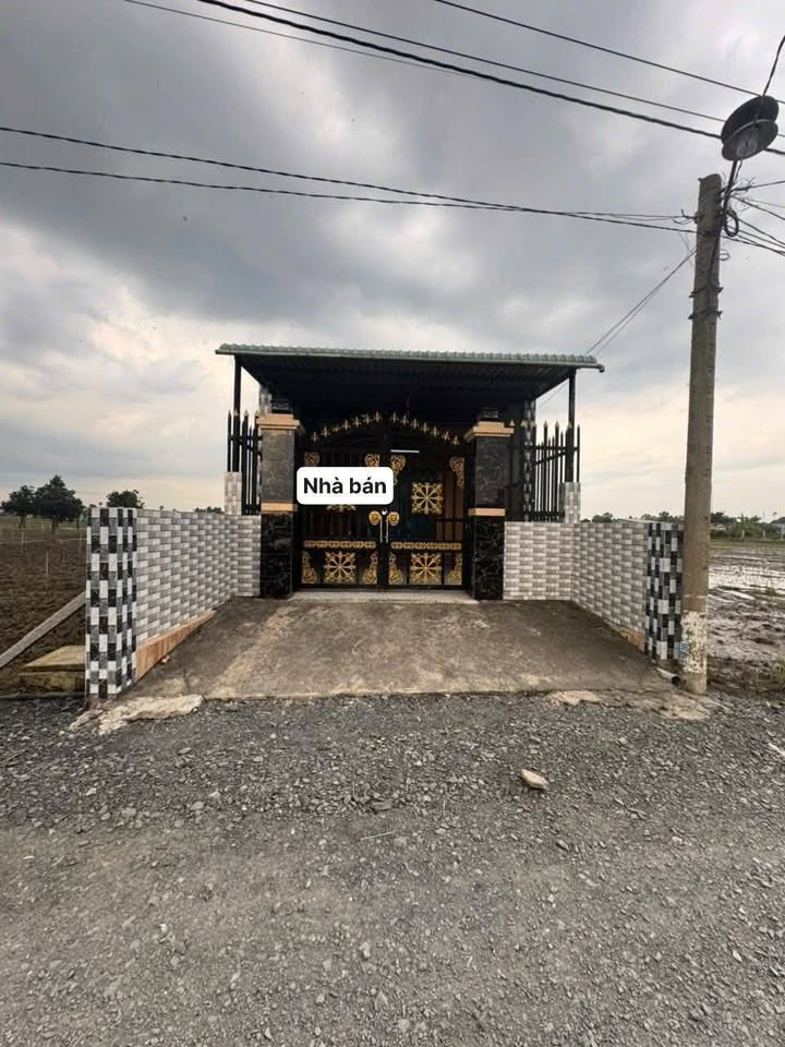 Nhà cấp 4 mặt tiền đường Long Hòa 212m² giá 2.05 tỷ - Cơ hội đầu tư tuyệt vời!