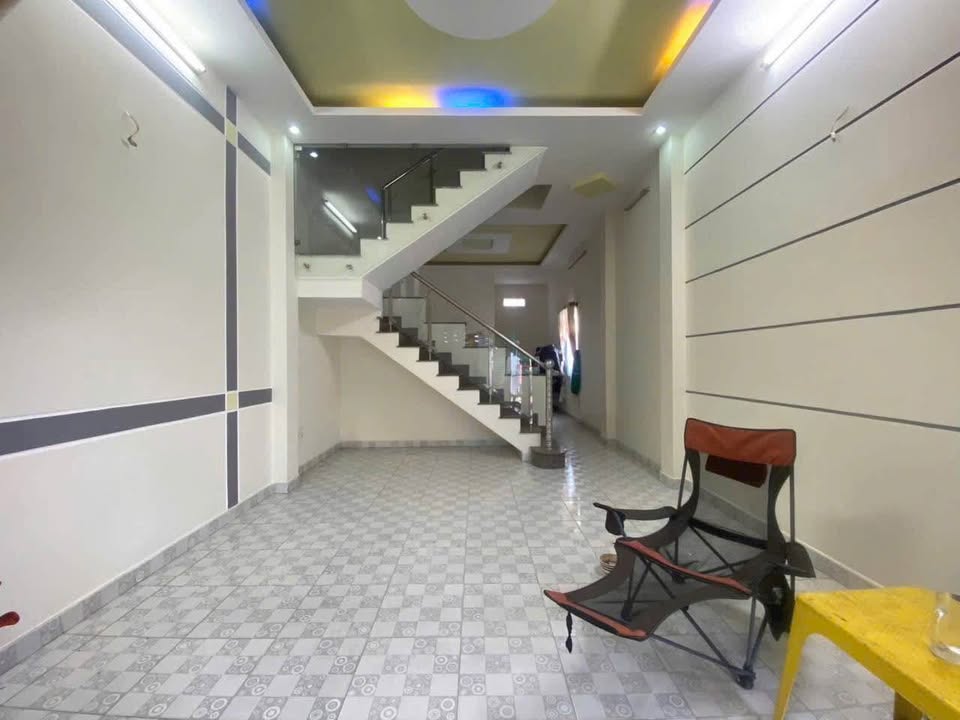 Nhà riêng 4x14m đường Huỳnh Thị Hai, gần chợ Hạt Điều, giá 3.88 tỷ - Sổ hồng chính chủ!