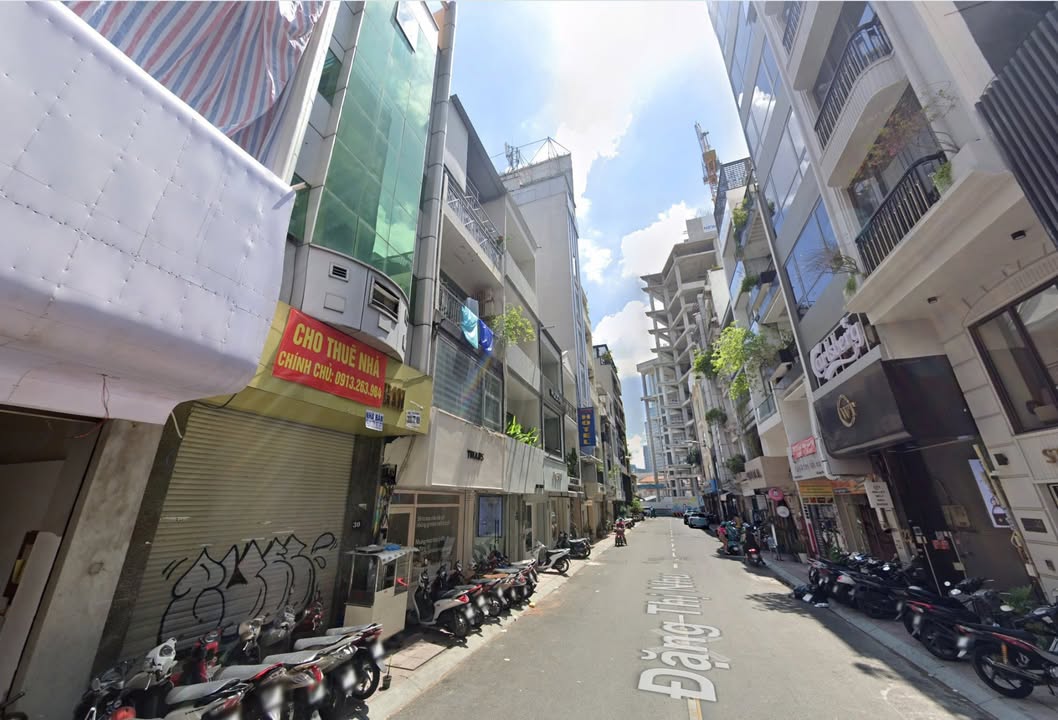 Nhà mặt tiền ngay chợ Bến Thành, quận 1, diện tích 49m² - Đầu tư sinh lời lý tưởng!