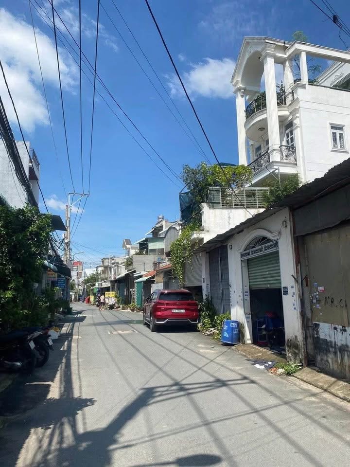 Mặt tiền hẻm Tân Thới Hiệp 21, quận 12 - Diện tích 80m² giá 5.3 tỷ - Cơ hội đầu tư tuyệt vời!
