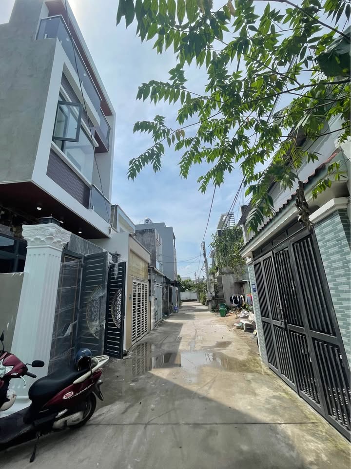 Nhà mới xây 1 lầu 1 trệt tại Tân Vạn, 62m² giá 2.95 tỷ - Sổ đỏ chính chủ!