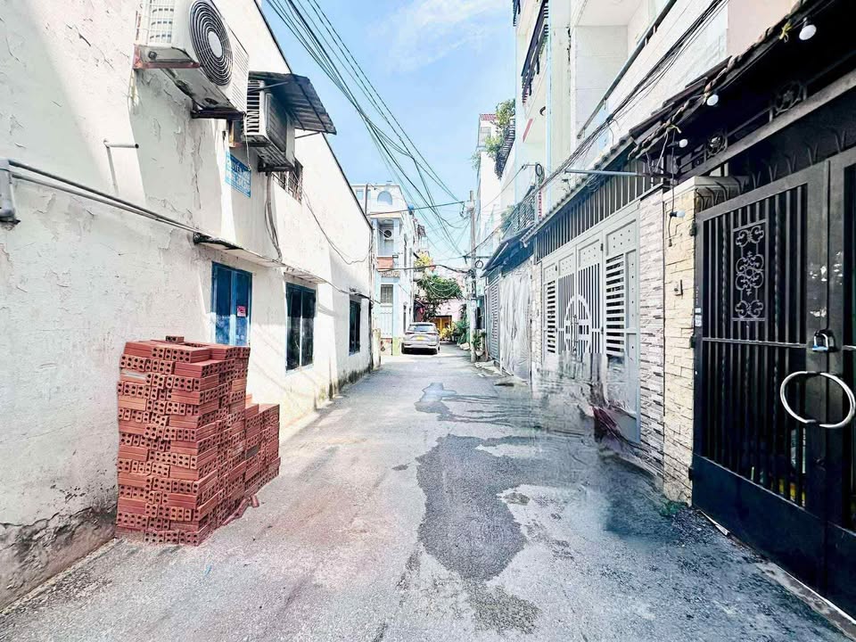 Nhà phố Gò Vấp 35m² giá 4.47 tỷ - Nhà 3 tầng, gần công viên Làng Hoa!