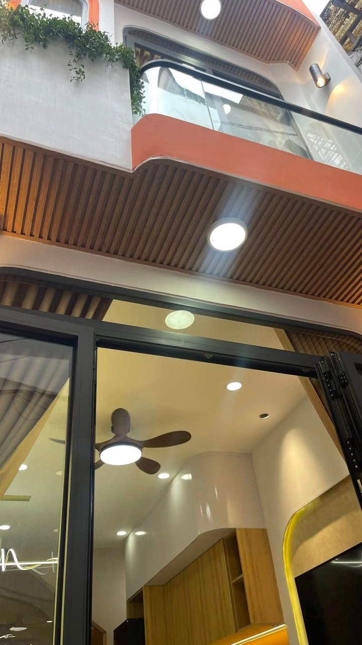 Nhà riêng 3 tầng đường Điện Biên Phủ, quận Bình Thạnh, 62.8m² - Full nội thất sang trọng!