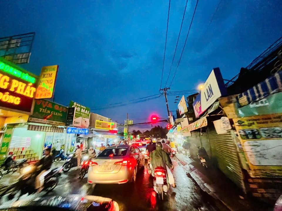 Đất thổ cư Hẻm 43 Vườn Lài, 330m² giá 18.81 tỷ - Đầu tư sinh lời ổn định!