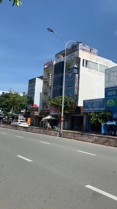 FrontHouse mặt tiền Lê Trọng Tấn 164m² giá 16.8 tỷ - Cơ hội đầu tư sinh lời!