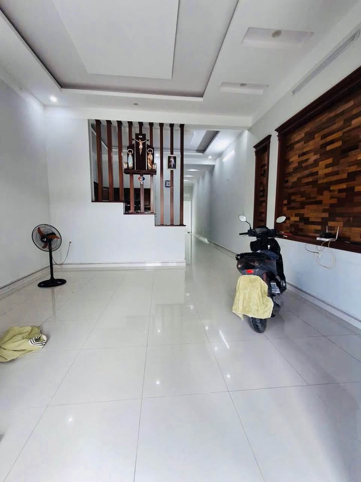 Nhà riêng Trảng Dài Biên Hòa 100m² giá 1.4 tỷ - Hẻm thông thoáng, 2 mặt tiền!