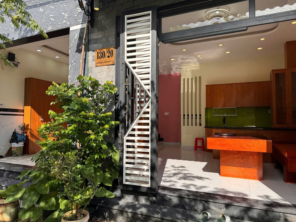 Nhà cho thuê An Phú Đông 3, Q12 - 64m² giá 13.5 triệu/tháng - Full nội thất, yên tĩnh!