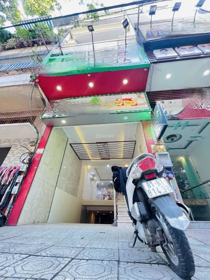 Mặt bằng cho thuê Trần Quang Khải, Quận 1 - Diện tích 200m², giá thỏa thuận!